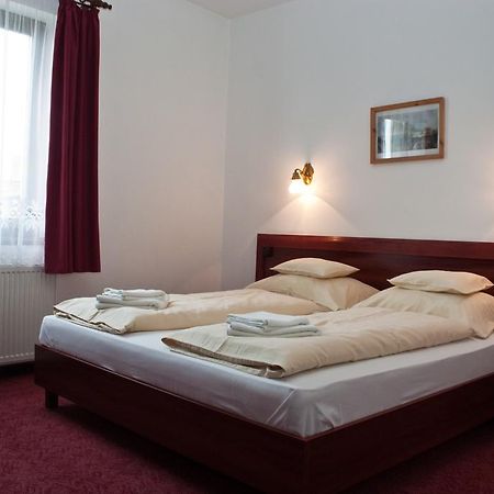 Adler Hotel Budaörs Zewnętrze zdjęcie