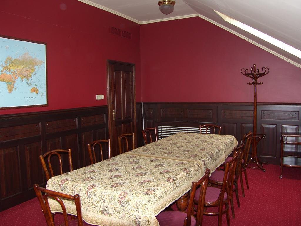 Adler Hotel Budaörs Zewnętrze zdjęcie