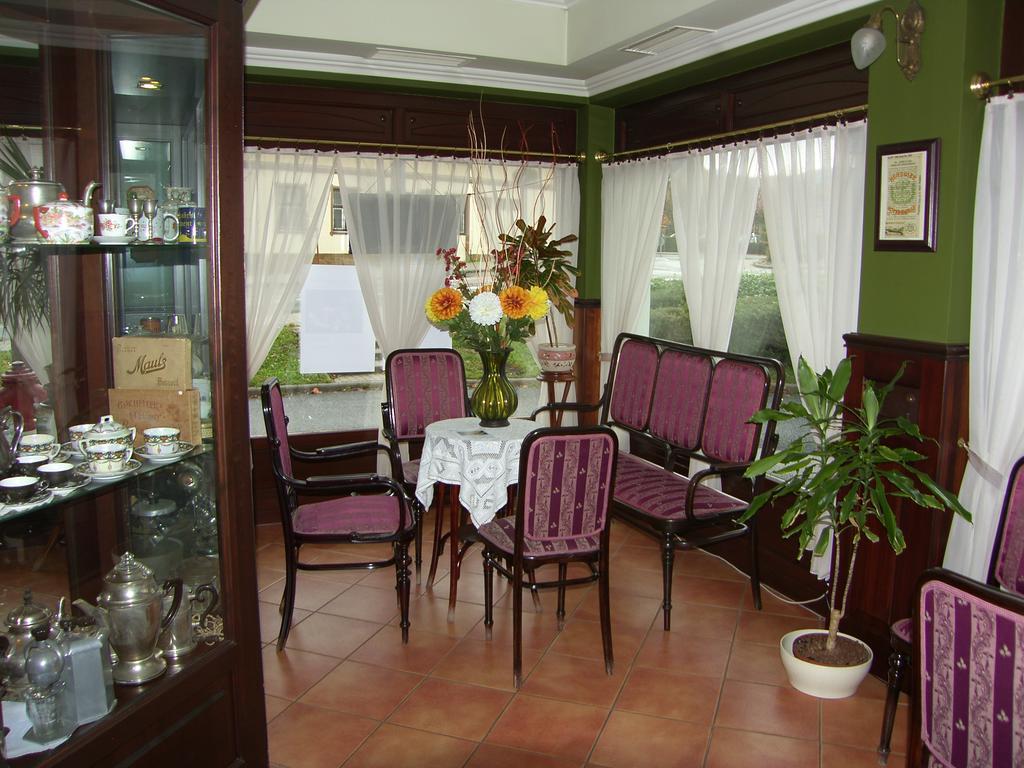 Adler Hotel Budaörs Zewnętrze zdjęcie