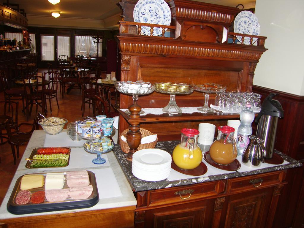 Adler Hotel Budaörs Zewnętrze zdjęcie