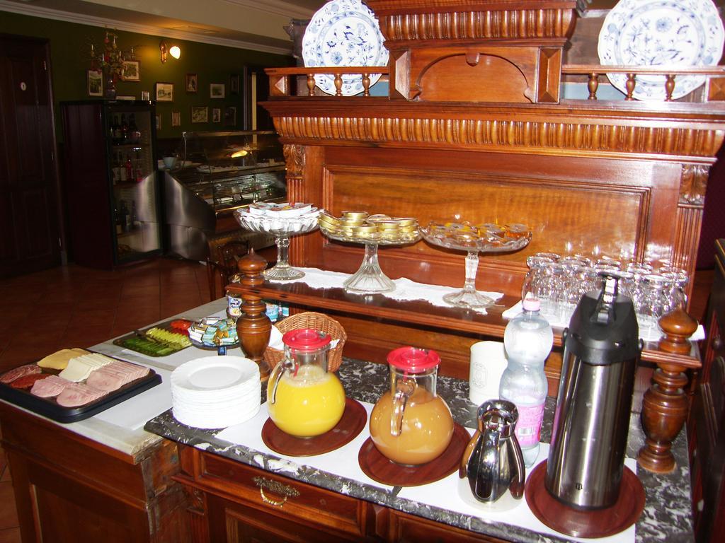 Adler Hotel Budaörs Zewnętrze zdjęcie