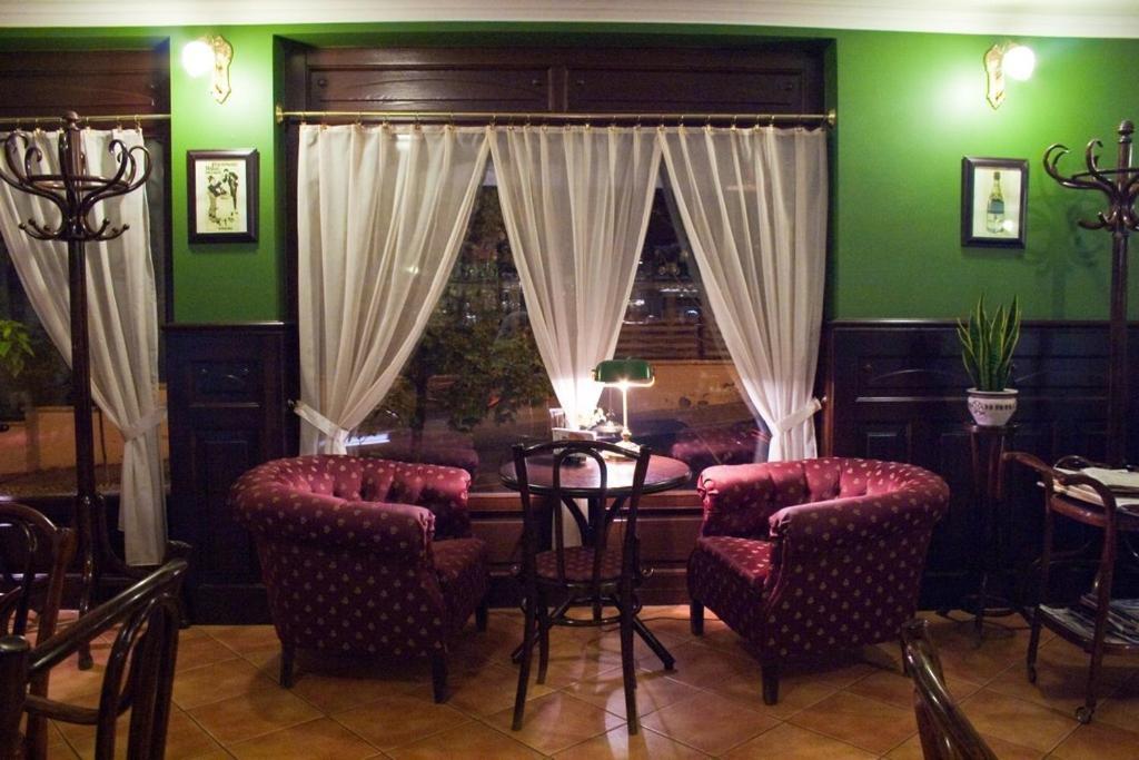 Adler Hotel Budaörs Zewnętrze zdjęcie