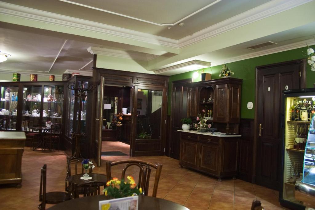 Adler Hotel Budaörs Zewnętrze zdjęcie