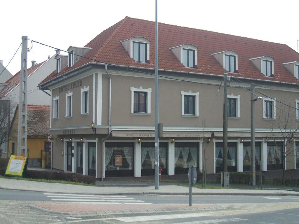 Adler Hotel Budaörs Zewnętrze zdjęcie